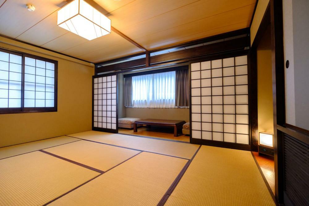 Yufuin Kinrinko Hotel Exterior photo